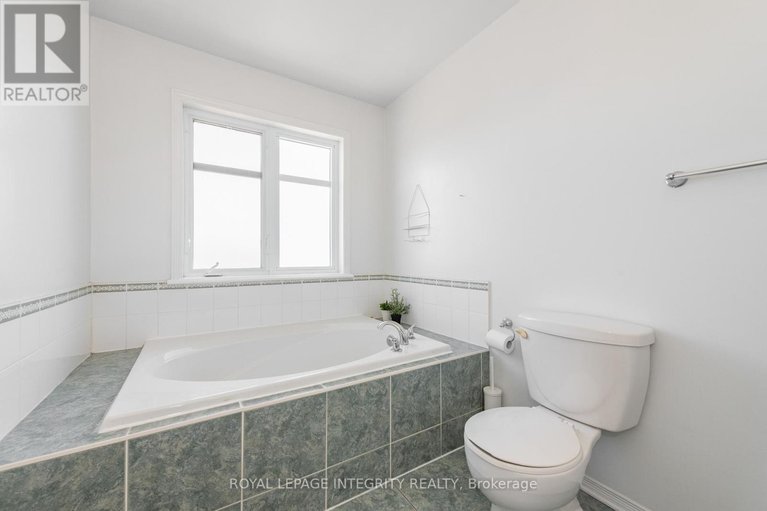 29667353/915-schooner-crescent/riverside-southgloucester-glen/ottawa/ontario/K1V1Y3_29