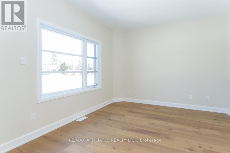28936750/1060-chablis-crescent/embrun/russell/ontario/K0A1W0_4