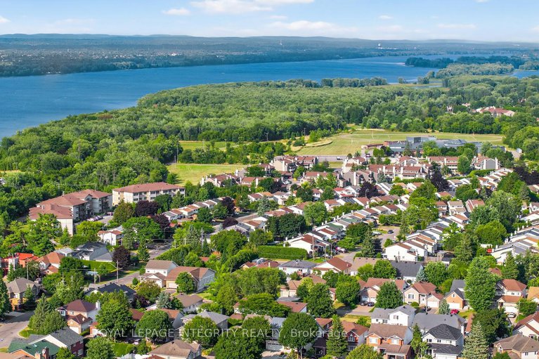 29023134/924-beauchamp-avenue/hiawatha-parkconvent-glen/ottawa/ontario/K1C3A8_21