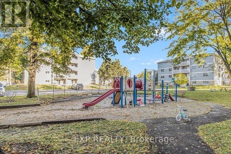 29663245/407-216-viewmount-drive/borden-farmstewart-farmcarleton-heightsparkwood-hills/ottawa/ontario/K2E7X4_15