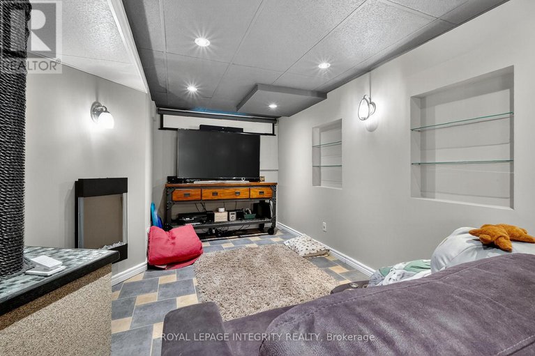 29013773/40-shadetree-crescent/borden-farmstewart-farmcarleton-heightsparkwood-hills/ottawa/ontario/K2E7R2_25