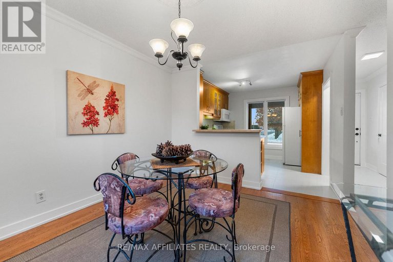 29162988/31-exeter-drive/on-the-green/ottawa/ontario/K2J1Z9_10