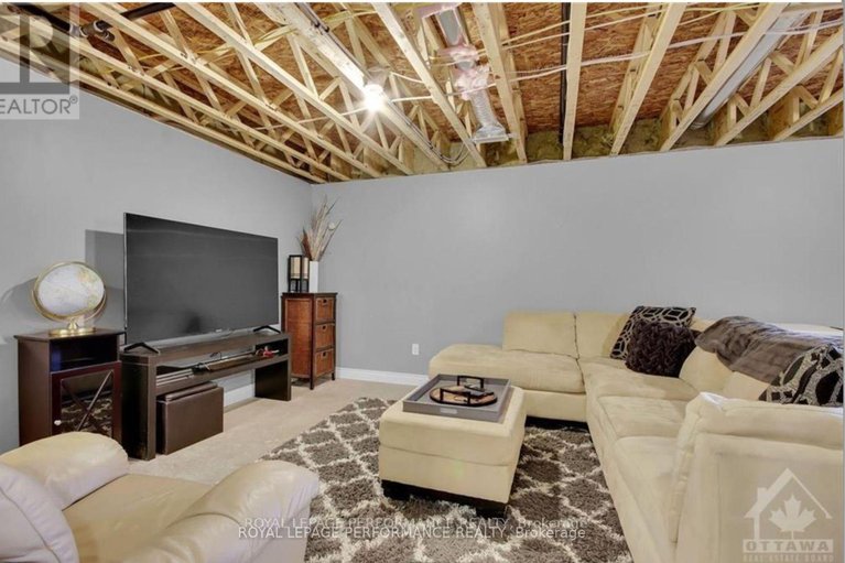 29689820/643-parkview-terrace/village-of-russell/russell/ontario/K4R0C6_23