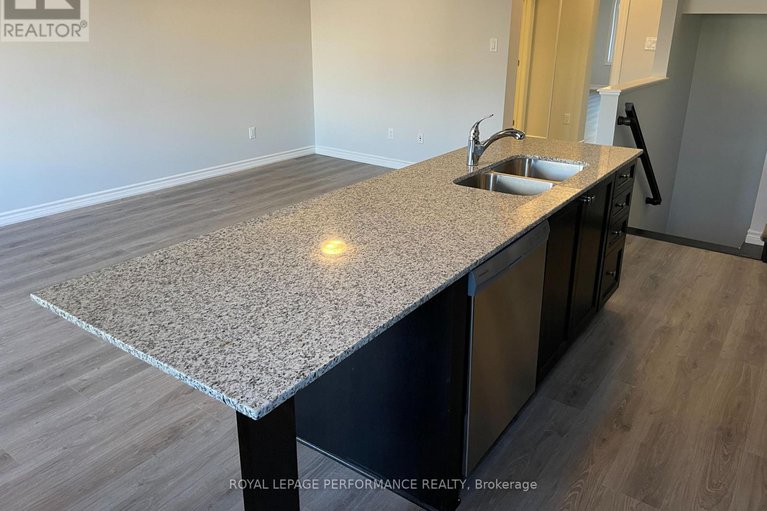 28326842/18-704-kizis-private/cfb-rockcliffe-and-area/ottawa/ontario/K1K5A4_5