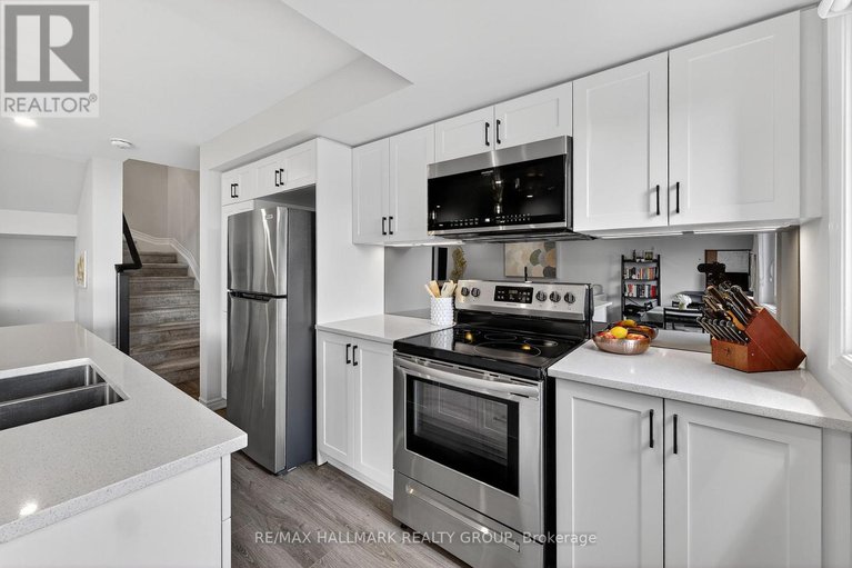 28509446/551-takamose-private/cfb-rockcliffe-and-area/ottawa/ontario/K1K5A5_15