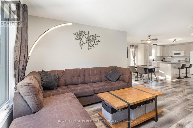 28969213/242-roxanne-street/clarencerockland-twp/clarence-rockland/ontario/K0A1N0_7