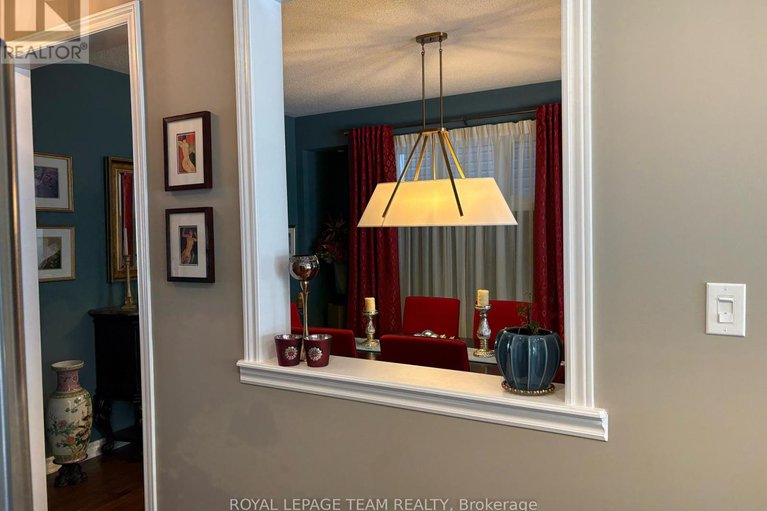 29339123/979-shimmerton-circle/emerald-meadowstrailwest/ottawa/ontario/K2M0L4_12