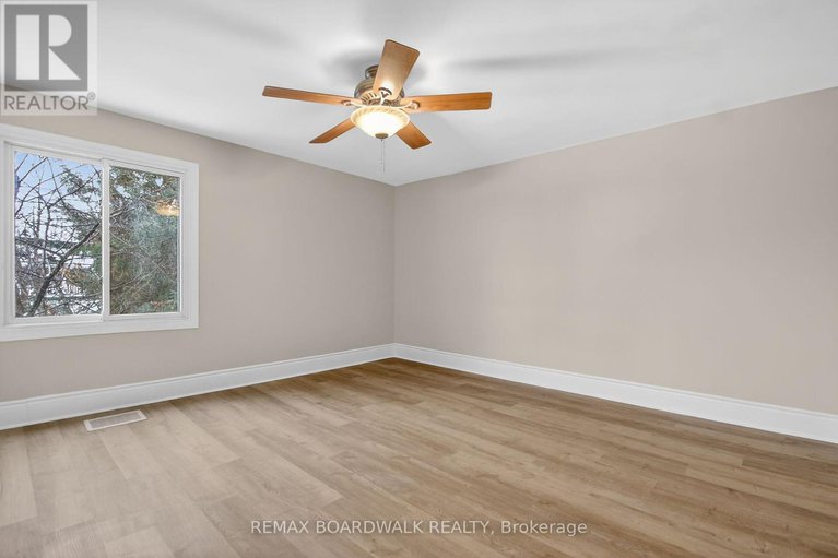 29248838/11-cameron-avenue/old-ottawa-south/ottawa/ontario/K1S0W5_18