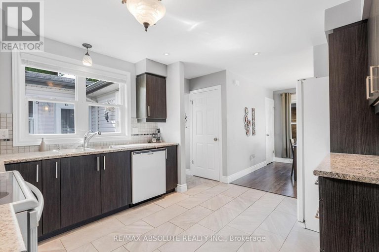 28345912/1727-chene-street/town-of-rockland/clarence-rockland/ontario/K4K1K5_15