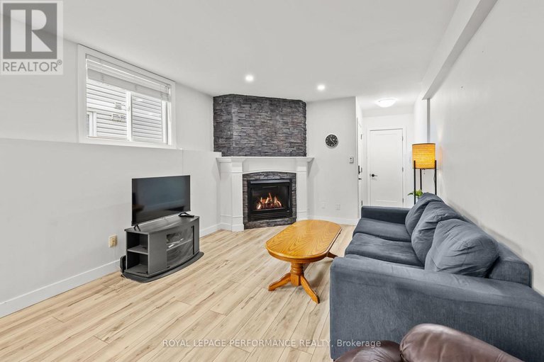 28779924/1c-75-lapointe-boulevard/embrun/russell/ontario/K0A1W0_18