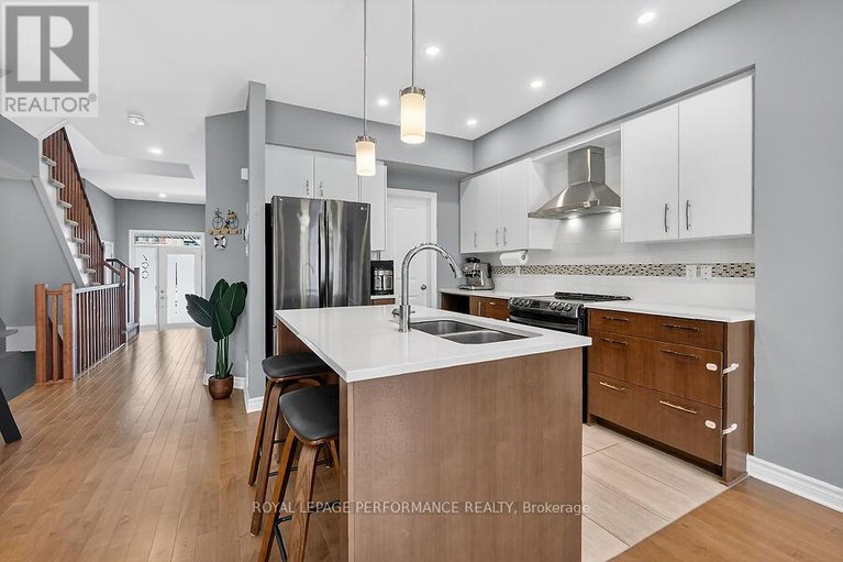 29557576/790-cairn-crescent/mer-bleuebradley-estatesanderson-park/ottawa/ontario/K1W0P7_20