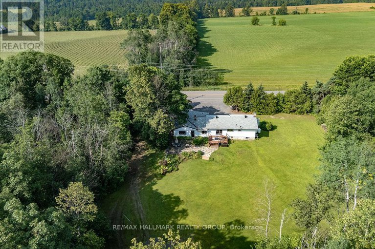 28617525/2088-burnstown-road/mcnabbraeside-twps/mcnabbraeside/ontario/K7V3Z4_35
