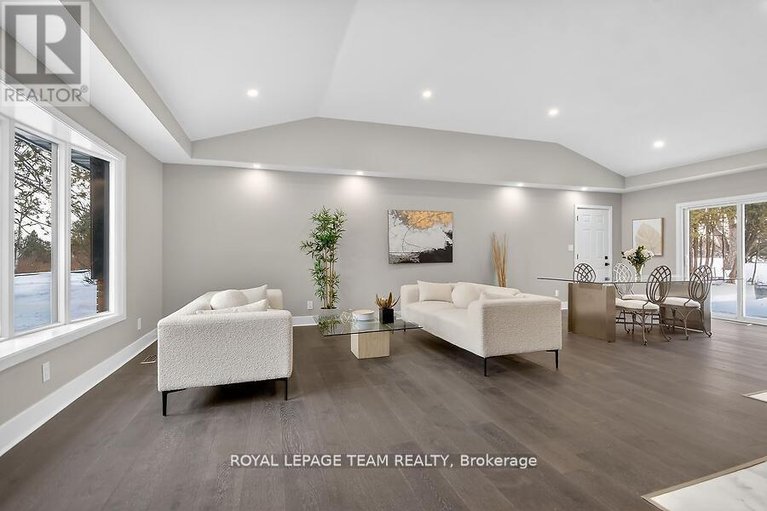 29467727/6636-marina-drive/manotick-south-to-roger-stevens/ottawa/ontario/K4M1B3_4