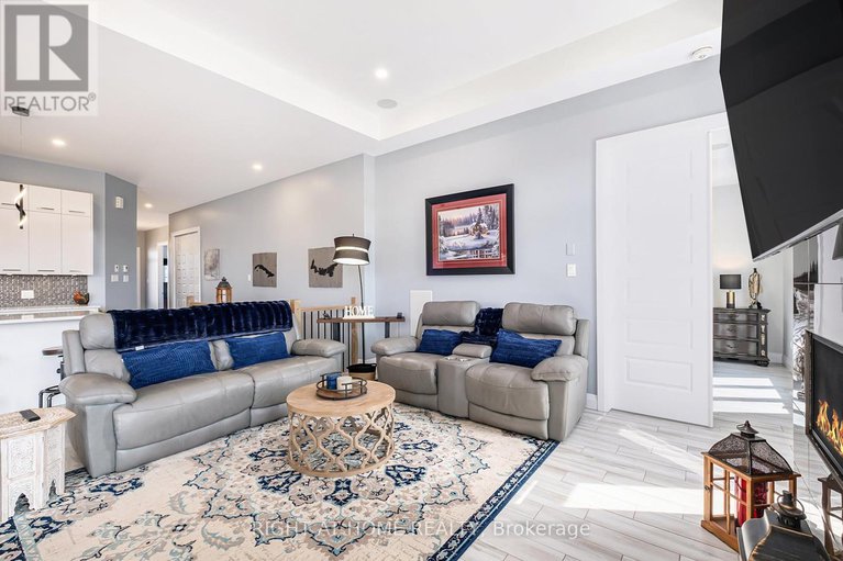 28377904/1073-diamond-street/clarencerockland-twp/clarence-rockland/ontario/K4K0J1_7