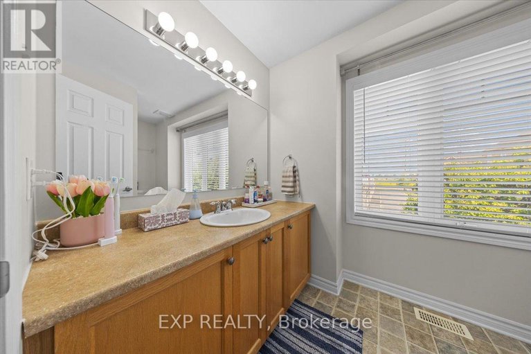 28625163/104-harmattan-avenue/stittsville-north/ottawa/ontario/K2S0E3_17