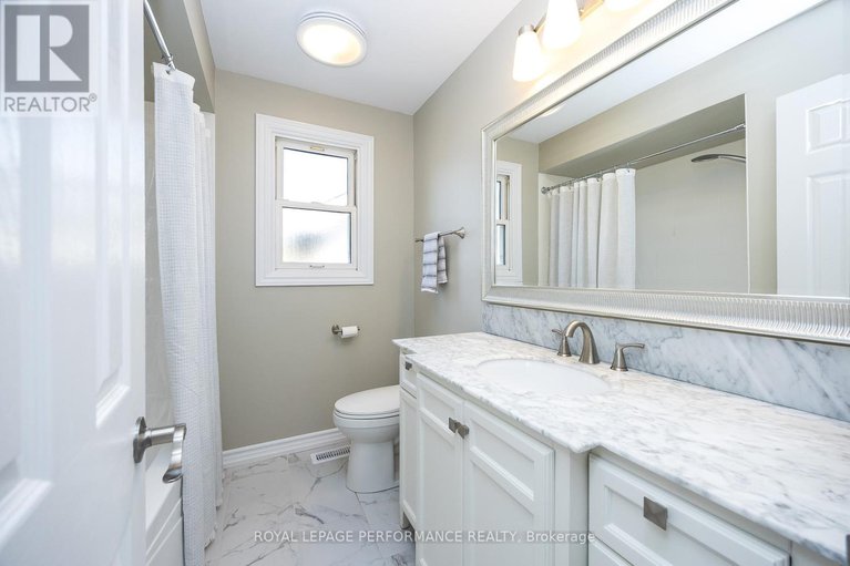28604783/1398-jamison-avenue-s/bilberry-creekqueenswood-heights/ottawa/ontario/K1E1J5_26
