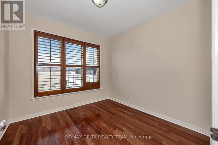 29583764/1983-plainhill-drive/notting-hillsummerside/ottawa/ontario/K4A0E8_16