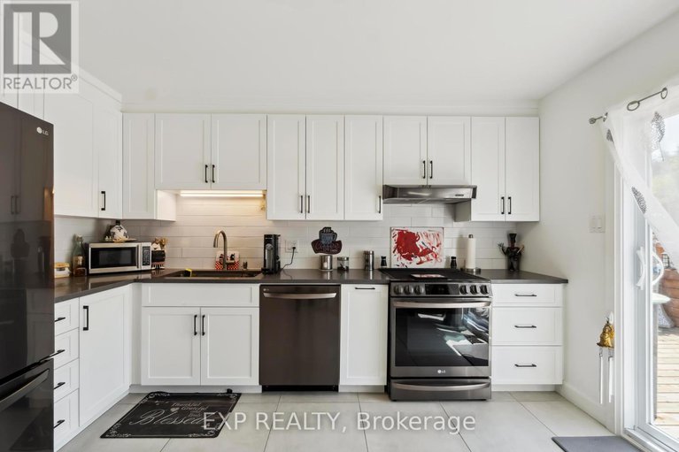 28986879/2092-legrand-crescent/queenswood-heights-south/ottawa/ontario/K1E3T6_7