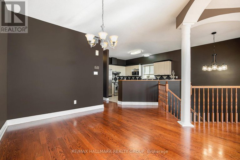 28920154/24-castle-glen-crescent/glencairnhazeldean/ottawa/ontario/K2L4H1_11