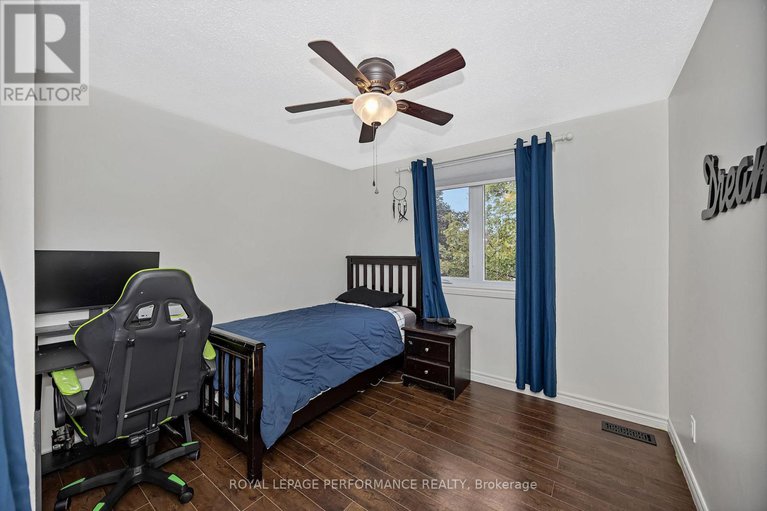 28901939/461-duvernay-drive/queenswood-heights-south/ottawa/ontario/K1E2N7_24