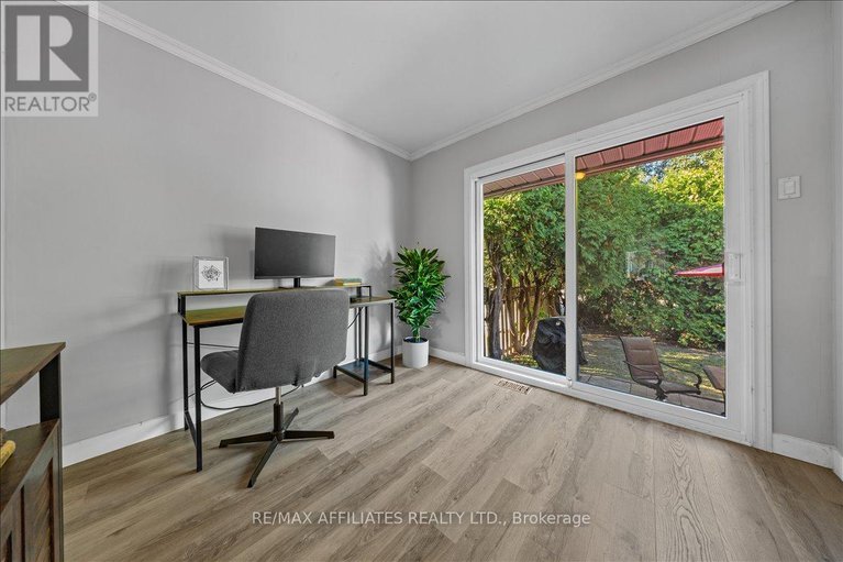 28869216/381-spartan-avenue/vanier/ottawa/ontario/K1K1J6_15