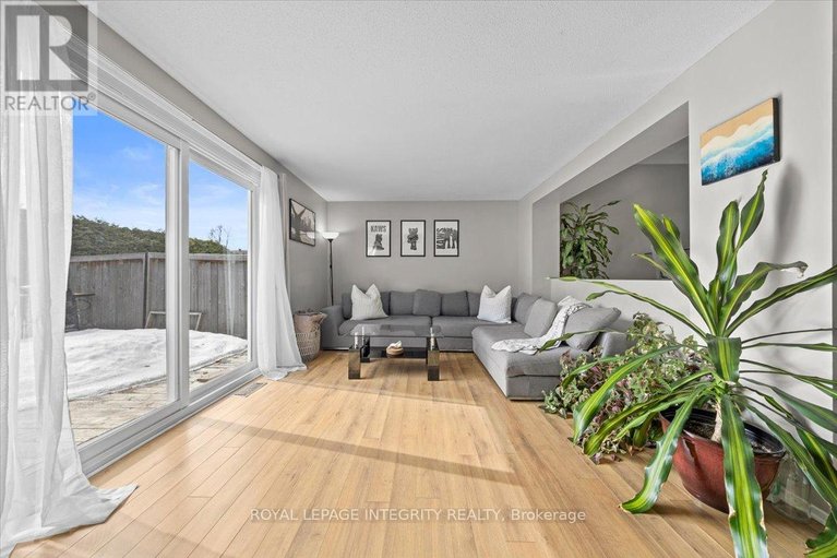 29629898/c-1771-lamoureux-drive/queenswood-heights-south/ottawa/ontario/K1E2N5_10