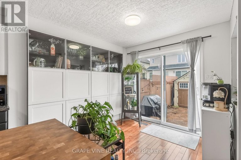 29622142/322-foxridge-way/strandherd/ottawa/ontario/K2J0V7_15