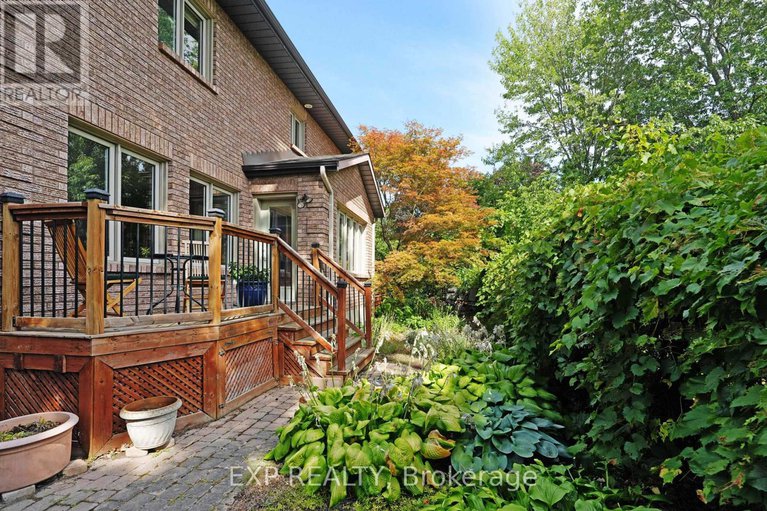 28764133/2106-lamira-street/applewood-acres/ottawa/ontario/K1H8N9_25
