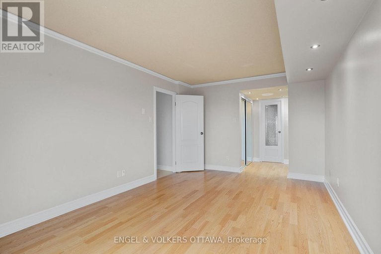 28971106/1604-545-st-laurent-boulevard/viscount-alexander-park/ottawa/ontario/K1K4H9_21