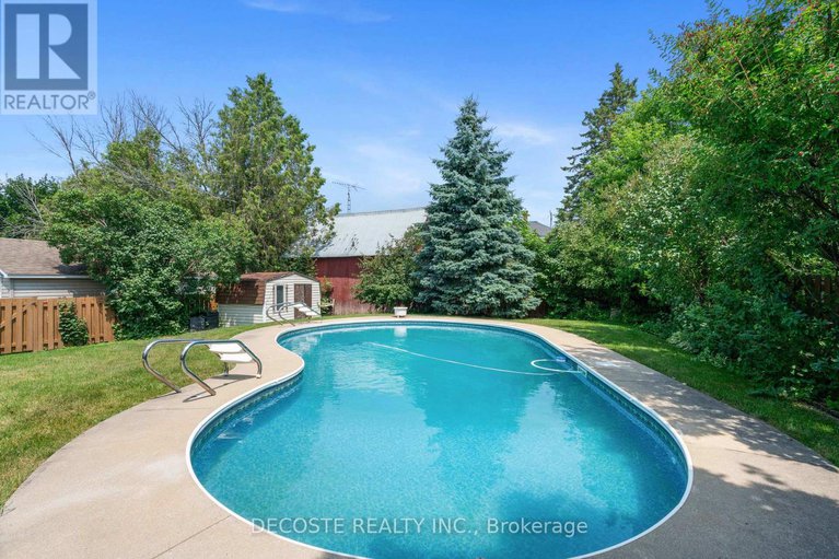28641944/205-dominion-street-n/alexandria/north-glengarry/ontario/K0C1A0_30