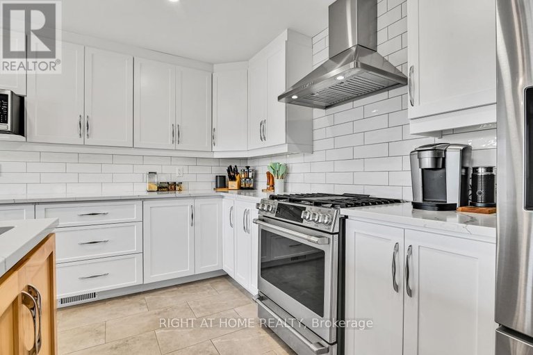 29444354/209-etienne-street/clarencerockland-twp/clarence-rockland/ontario/K0A1E0_13