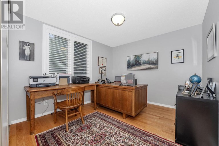 29624952/1850-thornecrest-street/chapel-hill/ottawa/ontario/K1C6K8_32