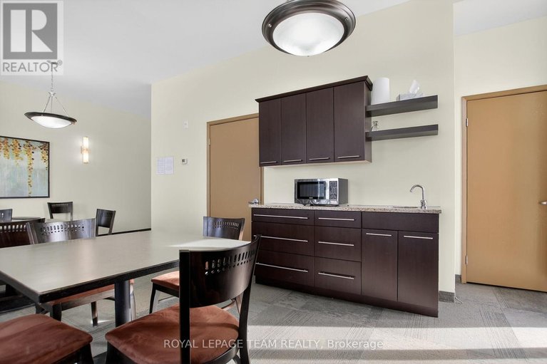 29538009/204-310-centrum-boulevard/bilberry-creekqueenswood-heights/ottawa/ontario/K1E0A3_31