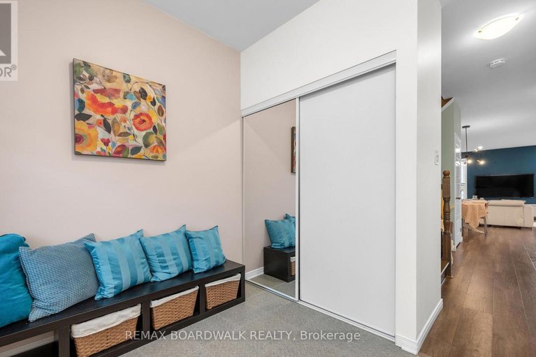 29379642/302-haliburton-heights/emerald-meadowstrailwest/ottawa/ontario/K2S1S3_3