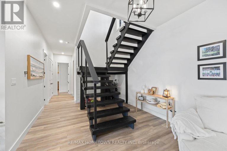 29416154/5-shoreside-way/augusta-twp/augusta/ontario/K6V5T1_36