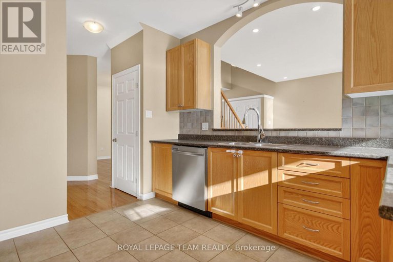 29182654/59-polo-lane/emerald-meadowstrailwest/ottawa/ontario/K2M2Y4_16