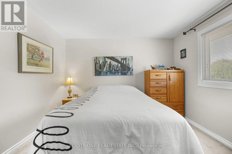 28820512/2-parkside-crescent/meadowlandscrestview/ottawa/ontario/K2G3B5_17