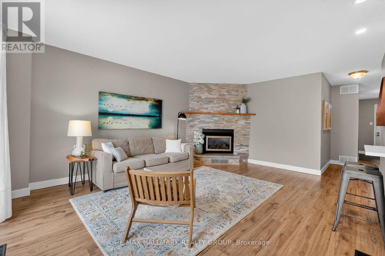 29379154/12-black-forest-lane/arbeatha-park/ottawa/ontario/K2H5C8_10