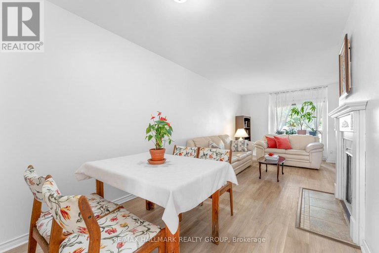28819606/41-sovereign-avenue/craig-henrywoodvale/ottawa/ontario/K2G4W8_15