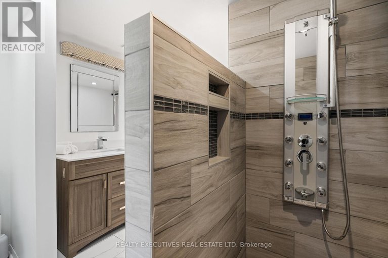 29627788/416-main-street/winchester/north-dundas/ontario/K0C2K0_9