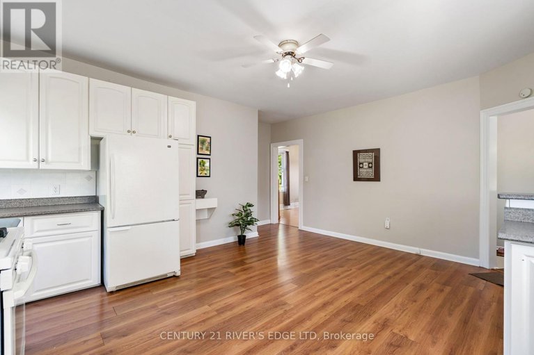 28632376/12084-lakeshore-drive/morrisburg/south-dundas/ontario/K0C1X0_12