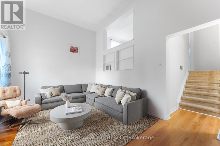 29273425/32-2296-orient-park-drive/blackburn-hamlet-south/ottawa/ontario/K1B4N6_9