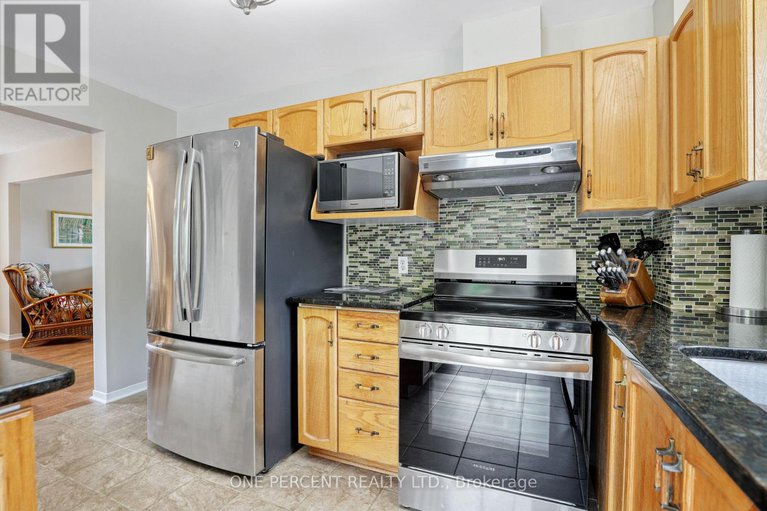 28322814/33-shannondoe-crescent/bridlewood/ottawa/ontario/K2M2H1_15