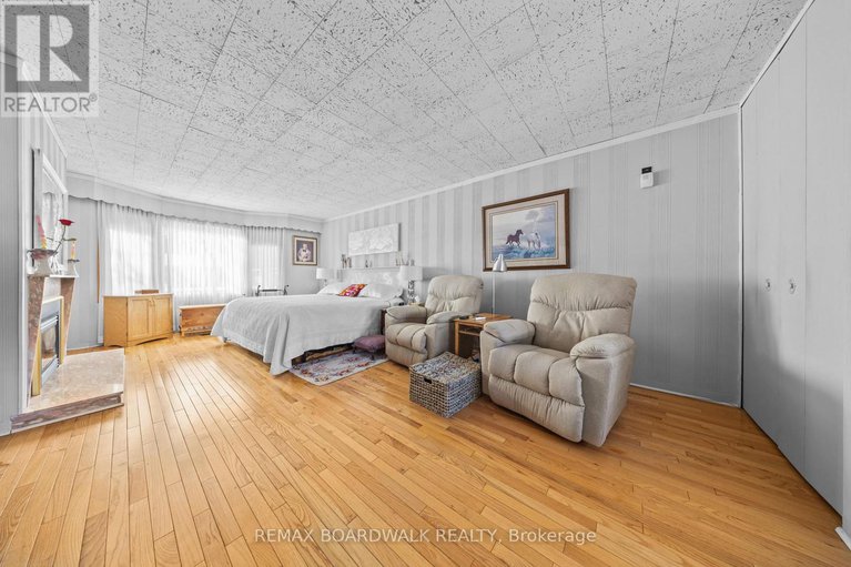 29393366/961-kingsmere-avenue/mckellar-heightsglabar-park/ottawa/ontario/K2A3K3_21