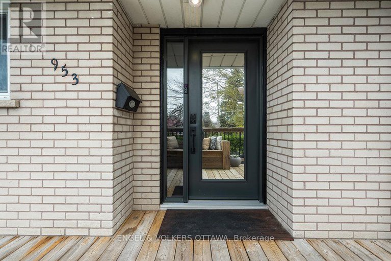 28298907/953-fairlawn-avenue/mckellar-heightsglabar-park/ottawa/ontario/K2A3S7_5