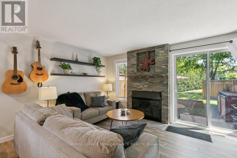 28575649/75-1646-du-sommet-place/chateauneuf/ottawa/ontario/K1C4Y9_17