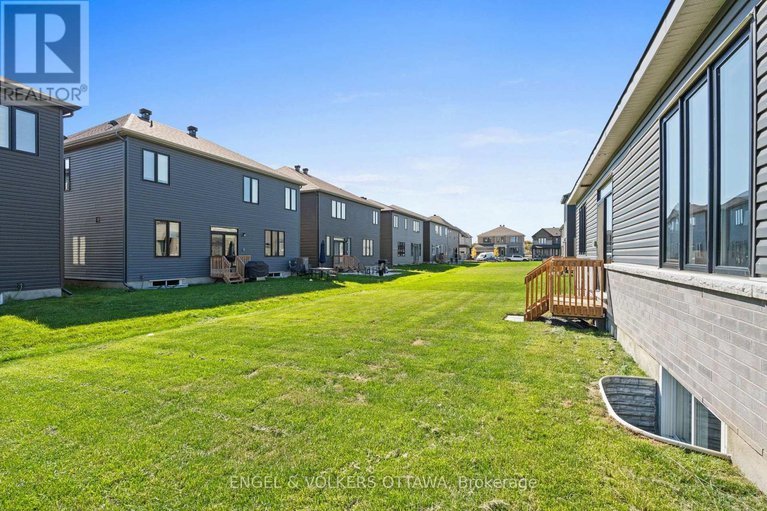 28326544/119-darleux-place/mahogany-community/ottawa/ontario/K4M0M7_35