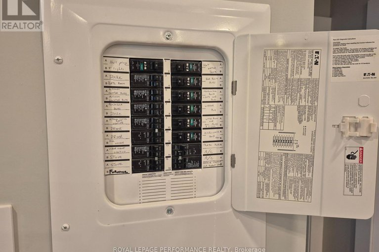 29035892/2529-roman-avenue/queensway-terrace-north/ottawa/ontario/K2B7X8_19