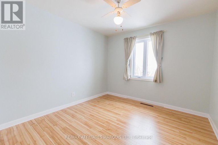 29400104/137-park-avenue/alexandria/north-glengarry/ontario/K0C1A0_21