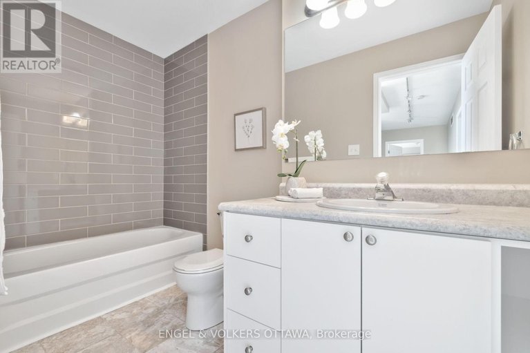 29481340/26-carleton-cathcart-street/stittsville-south/ottawa/ontario/K2S1M7_29